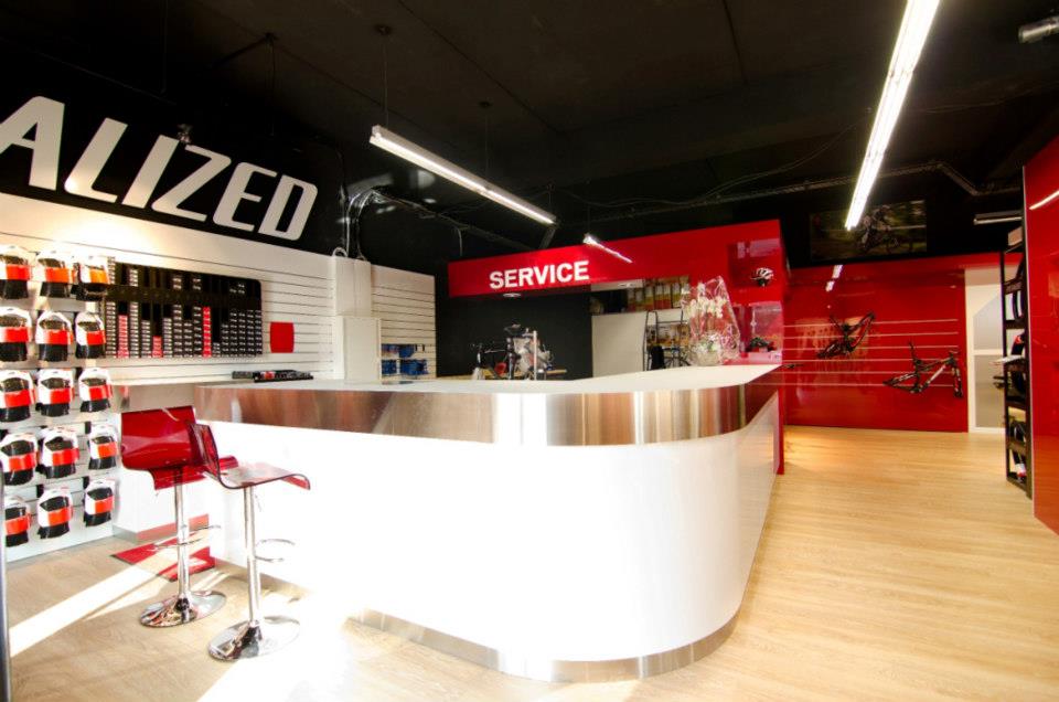 552319_374340869307330_1858318901_n